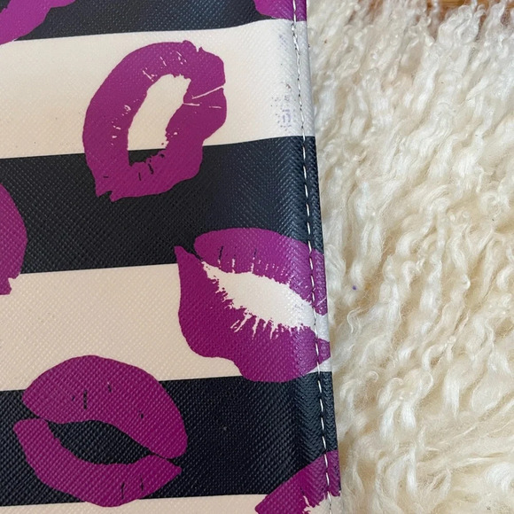 Marc by Marc Jacobs Incase for MacBook  Air (or oversized Clutch!) - Picture 9 of 9